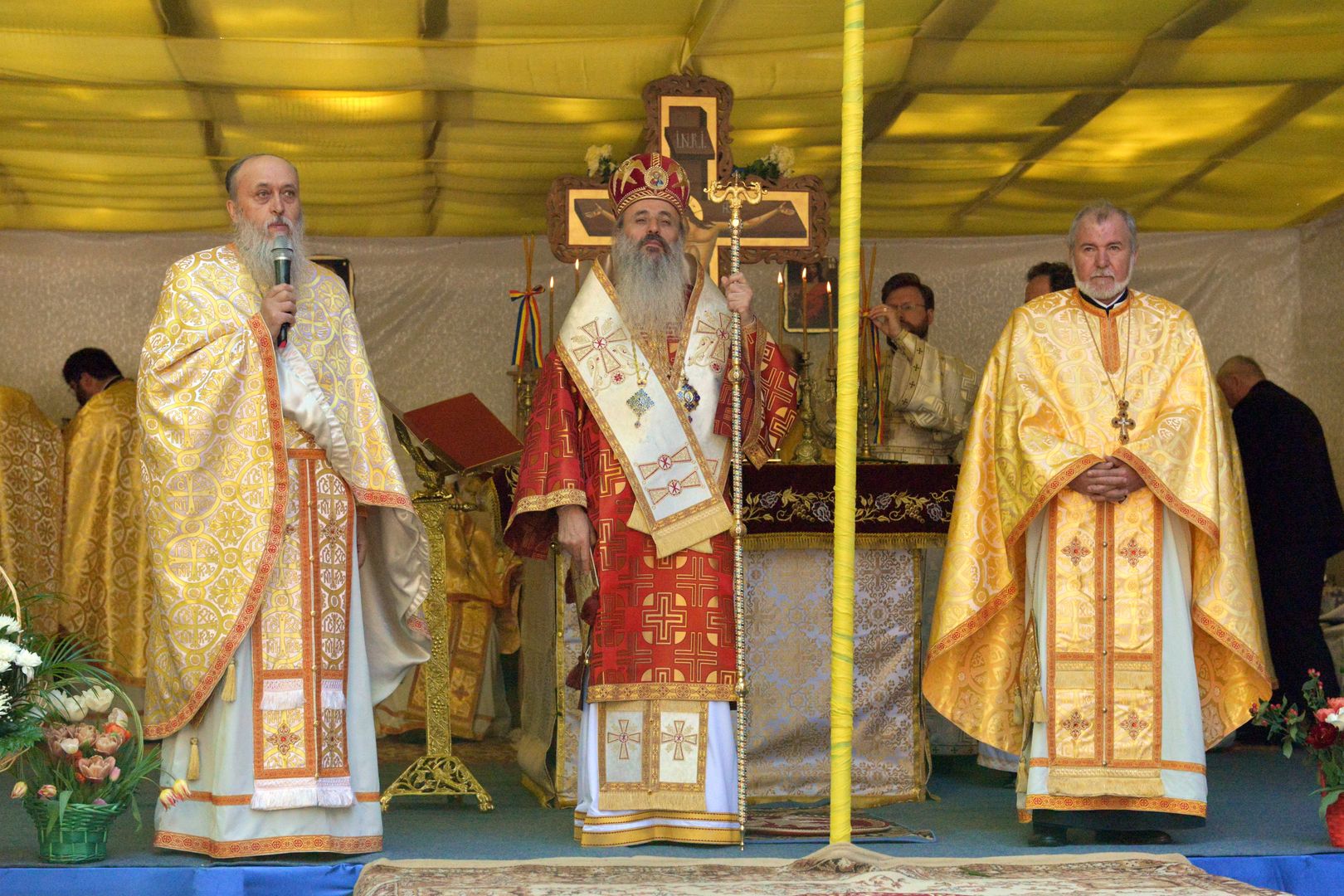 Mitropolitul Moldovei și Bucovinei dimpreună cu sute de botoșăneni la sărbătoarea Sfântului Mucenic Gheorghe