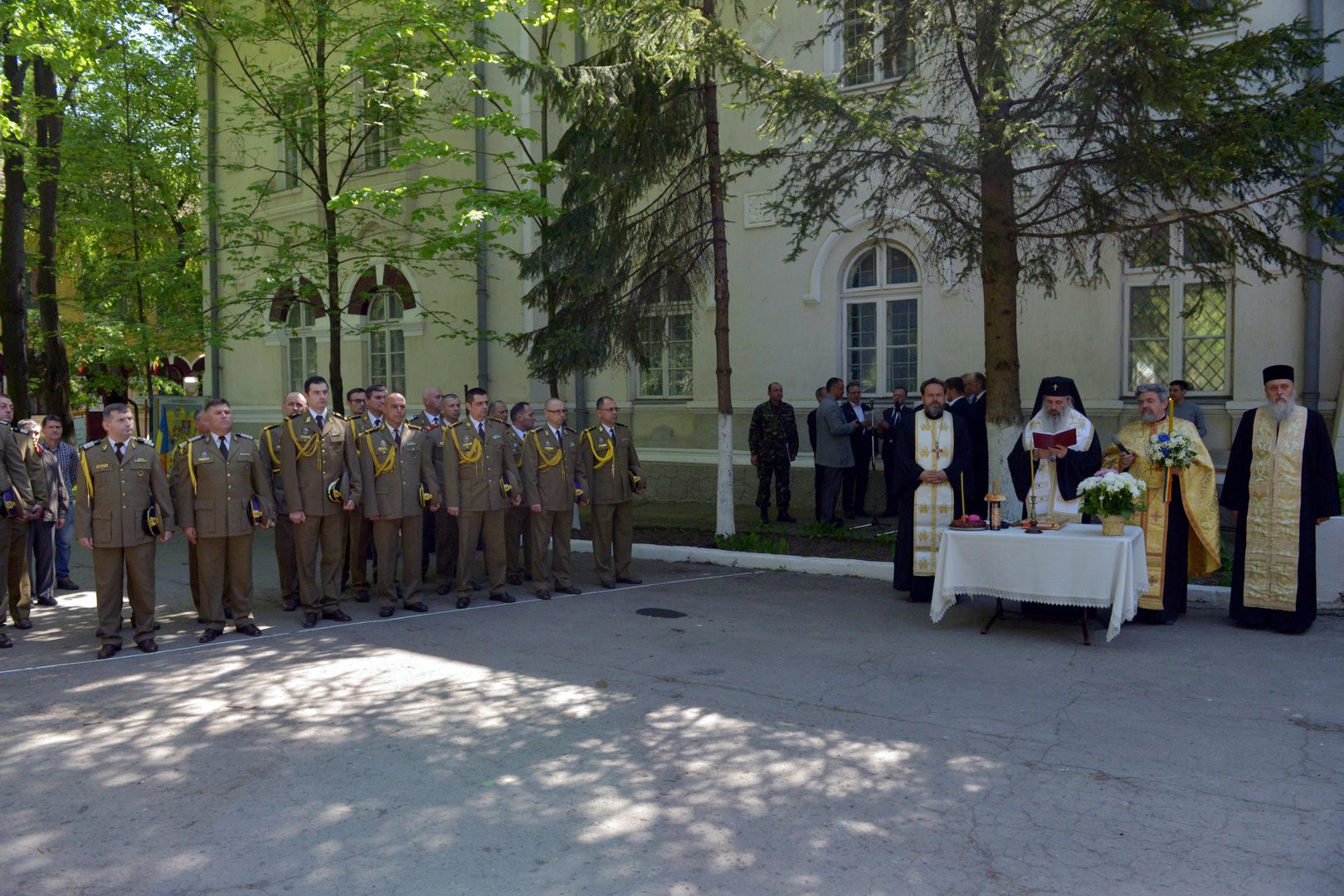 Mitropolitul Moldovei și Bucovinei dimpreună cu sute de botoșăneni la sărbătoarea Sfântului Mucenic Gheorghe