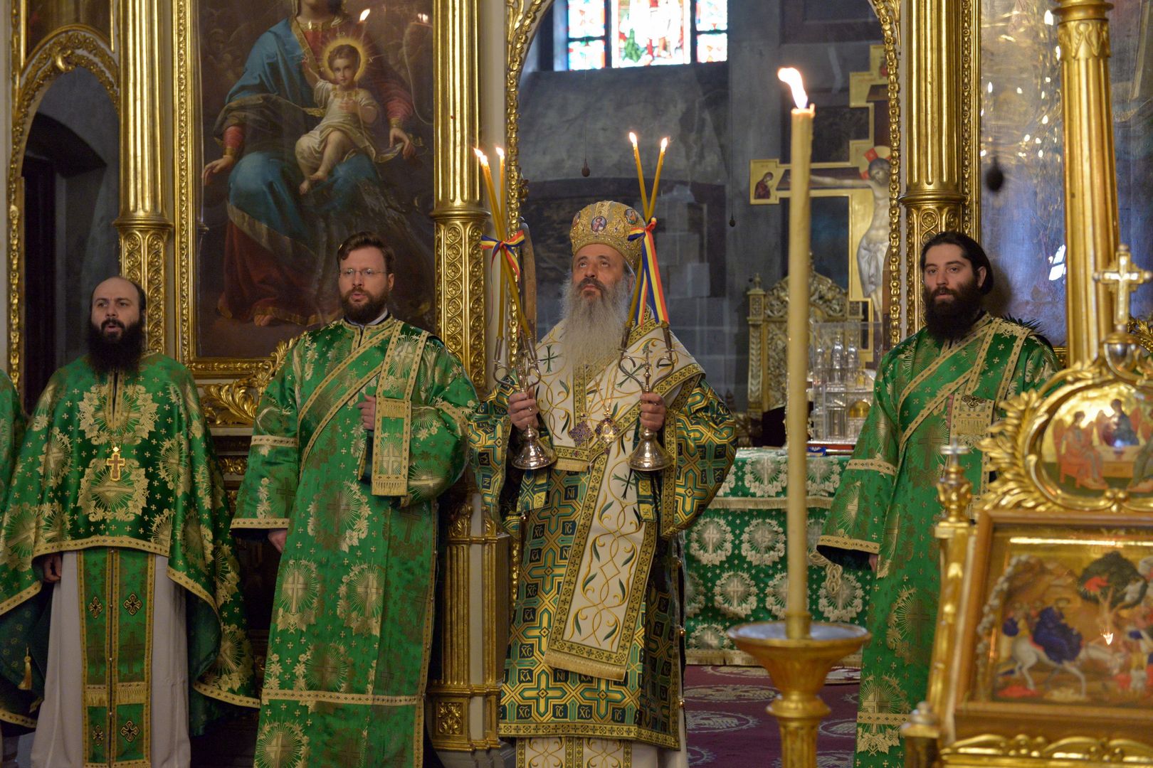 foto: Flavius Popa Praznicul Intrării Domnului în Ierusalim la Catedrala Mitropolitană din Iași - „sărbătoarea florilor, a entuziasmului și a bucuriei creștine”