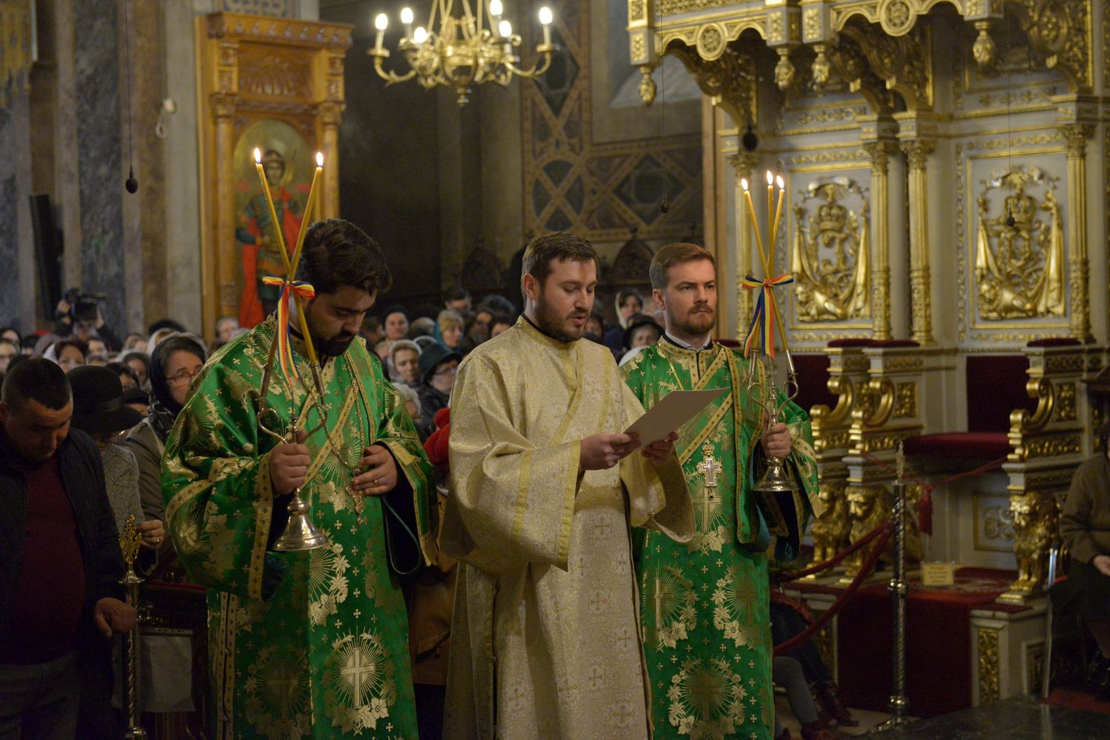 foto: Flavius Popa Praznicul Intrării Domnului în Ierusalim la Catedrala Mitropolitană din Iași - „sărbătoarea florilor, a entuziasmului și a bucuriei creștine”