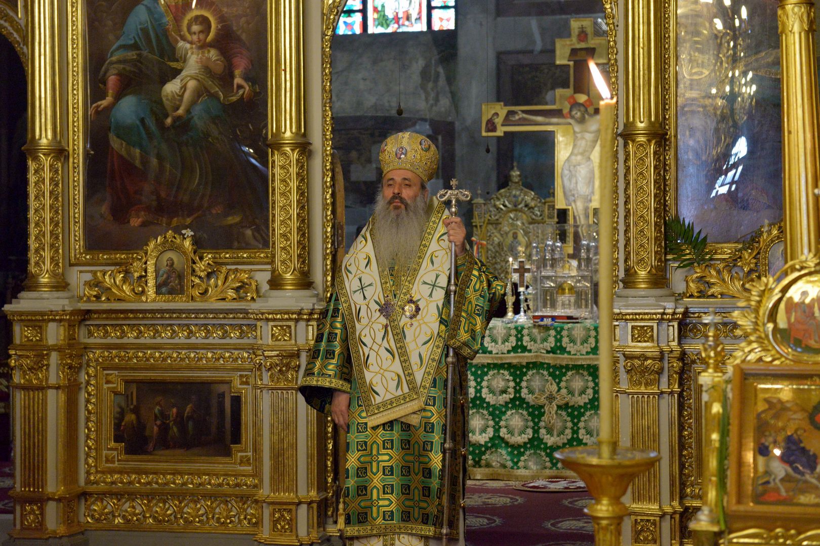 foto: Flavius Popa Praznicul Intrării Domnului în Ierusalim la Catedrala Mitropolitană din Iași - „sărbătoarea florilor, a entuziasmului și a bucuriei creștine”