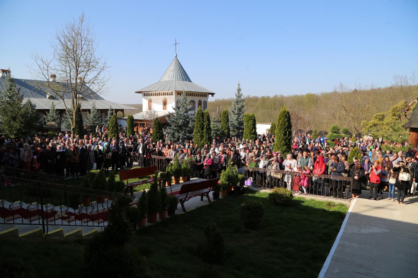 „Să fim oameni de lumină în tot ceea ce facem”