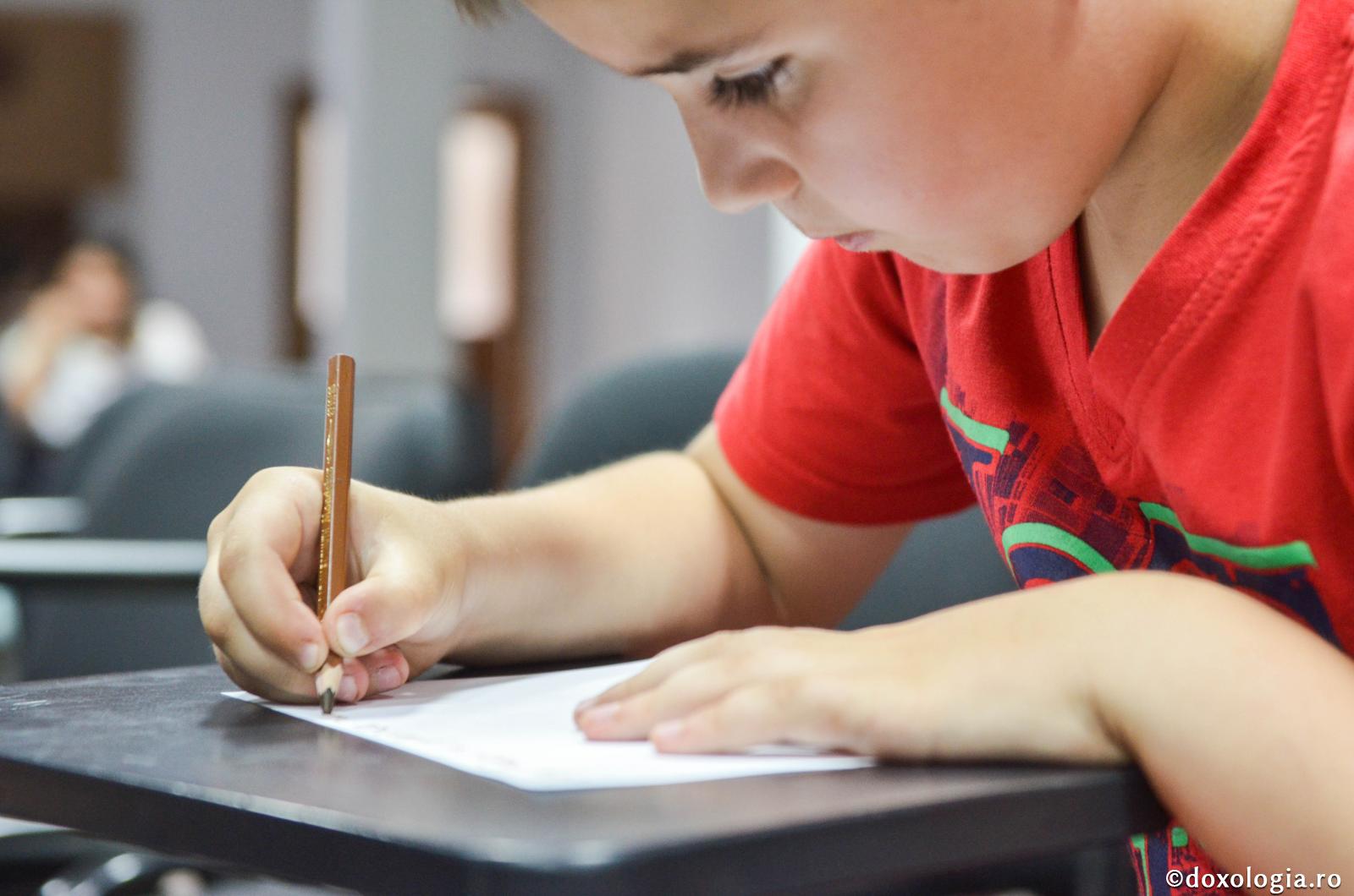 Mănăstirea Sihăstria Putnei organizează un concurs de eseuri pentru elevi