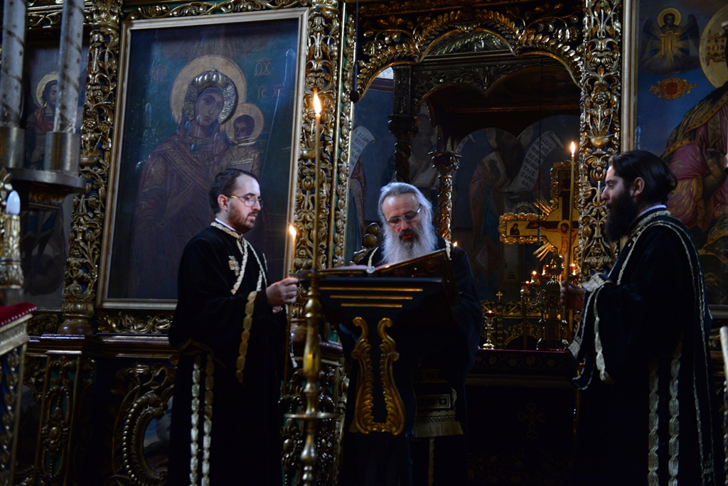 IPS Mitropolit Teofan în Sfânta și Marea Joi – „Crucea este așezată în centrul atenției noastre”