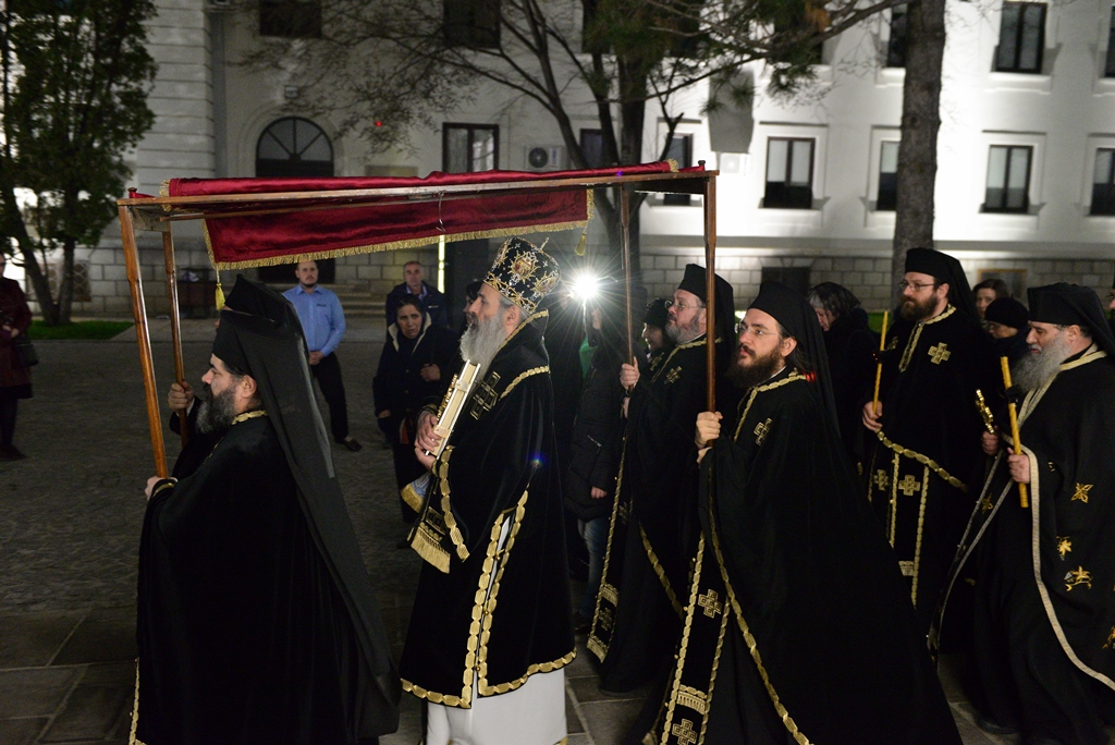 Slujba Prohodului Mântuitorului Hristos la Catedrala Mitropolitană