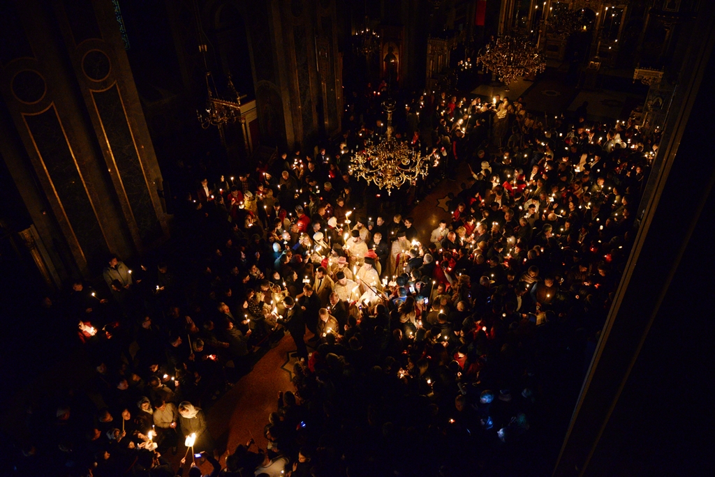 Slujba Sfintelor Paști la Catedrala Mitropolitană – „Hristos a înviat și S-a făcut început al învierii noastre”