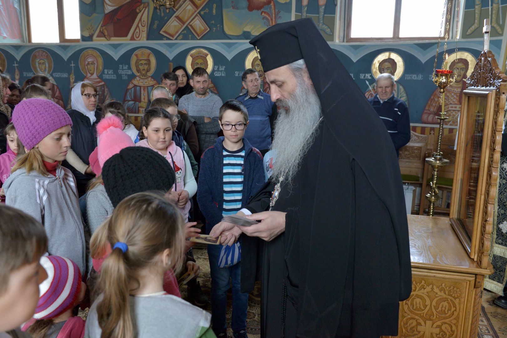 IPS Mitropolit Teofan în vizită pastorală la parohiile din Arhiepiscopia Iaşilor