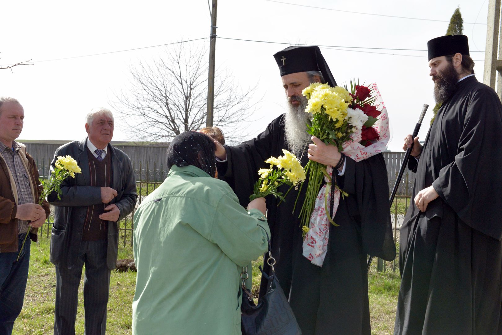 IPS Mitropolit Teofan în vizită pastorală la parohiile din Arhiepiscopia Iaşilor