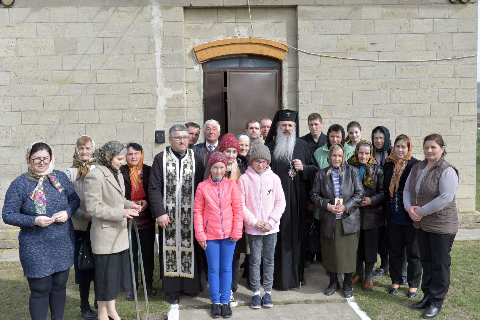 IPS Mitropolit Teofan în vizită pastorală la parohiile din Arhiepiscopia Iaşilor