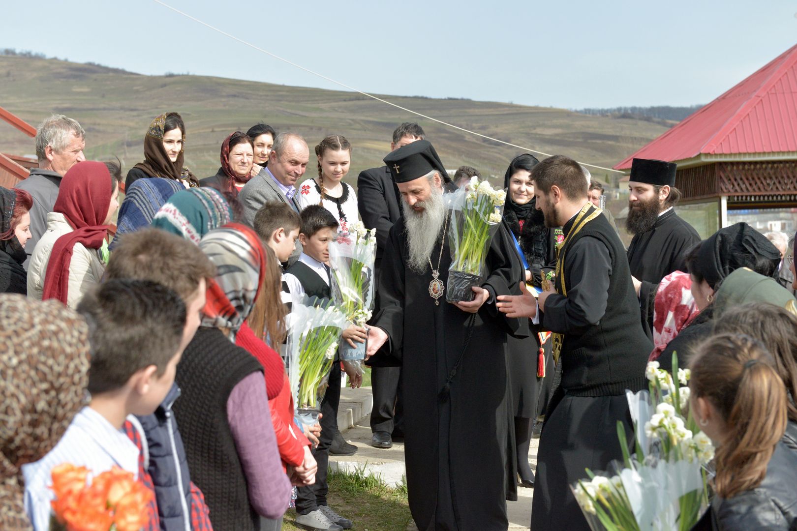 IPS Mitropolit Teofan în vizită pastorală la parohiile din Arhiepiscopia Iaşilor