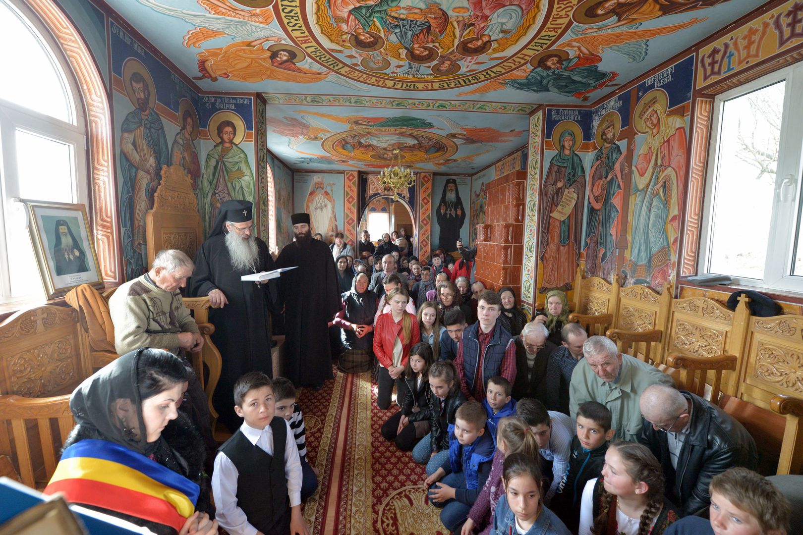 IPS Mitropolit Teofan în vizită pastorală la parohiile din Arhiepiscopia Iaşilor