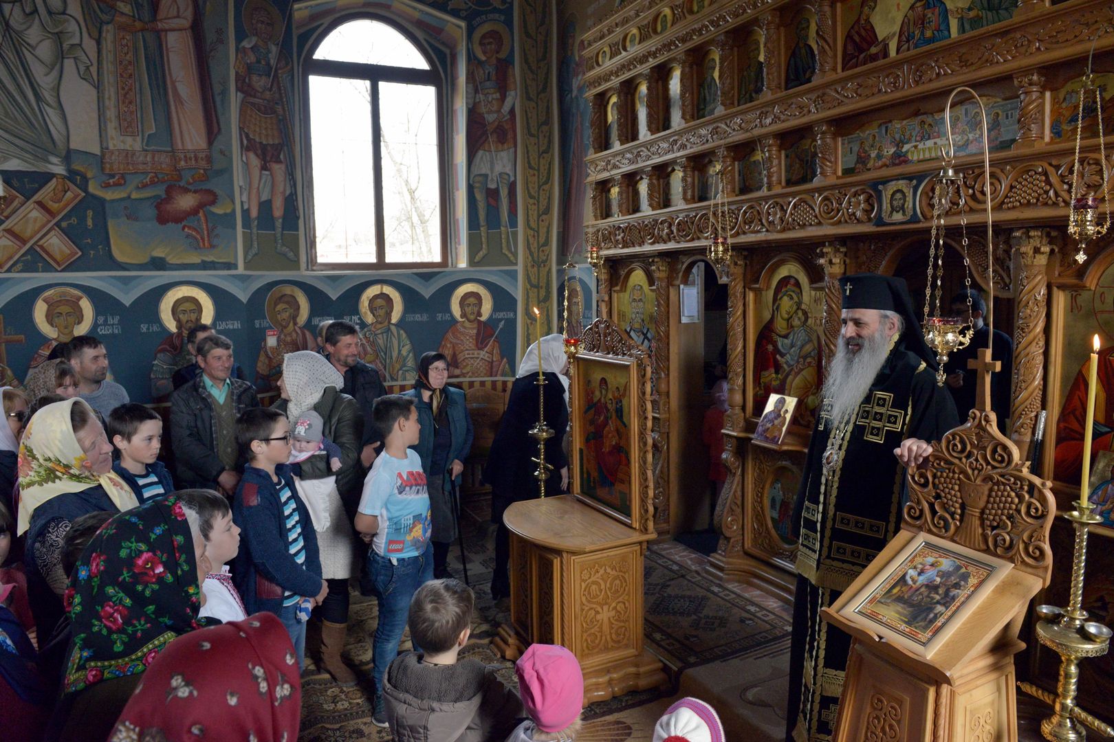 IPS Mitropolit Teofan în vizită pastorală la parohiile din Arhiepiscopia Iaşilor