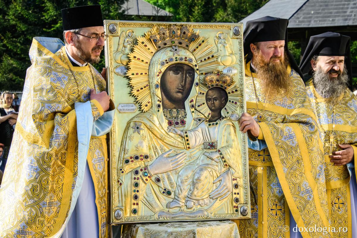 O nouă sărbătoare în calendarul Bisericii Ortodoxe Române: Cinstirea Sfintei Icoane a Maicii Domnului „Îndrumătoarea”
