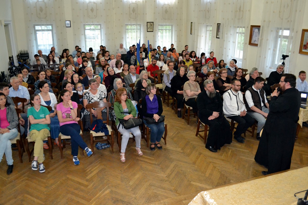 Conferinţa „Revelaţia dumnezeiască - Sfânta Tradiţie“, la Botoşani