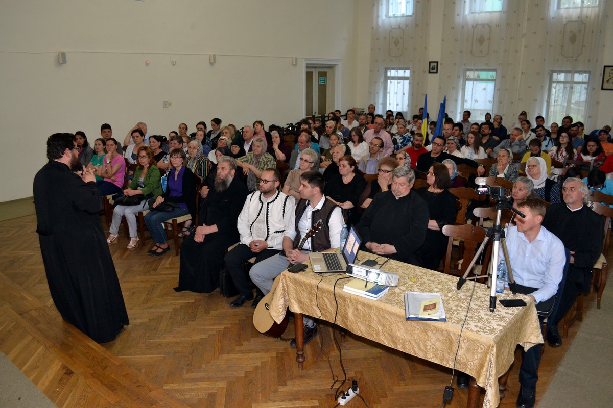 Conferinţa „Revelaţia dumnezeiască - Sfânta Tradiţie“, la Botoşani