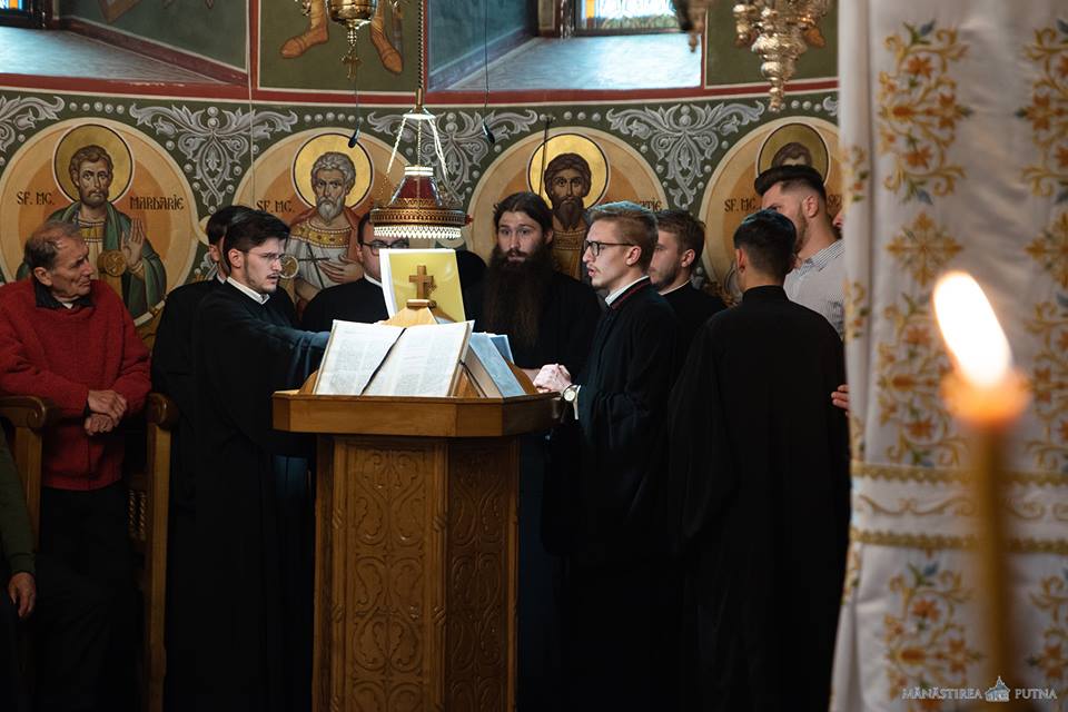 Sărbătoarea Sfântului Iacob Putneanu la Mănăstirea Putna: „De la Sfântul Iacob învățăm cele ale Școlii și cele ale Bisericii”