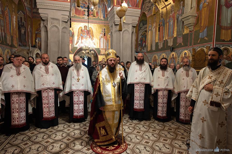 Sărbătoarea Sfântului Iacob Putneanu la Mănăstirea Putna: „De la Sfântul Iacob învățăm cele ale Școlii și cele ale Bisericii”