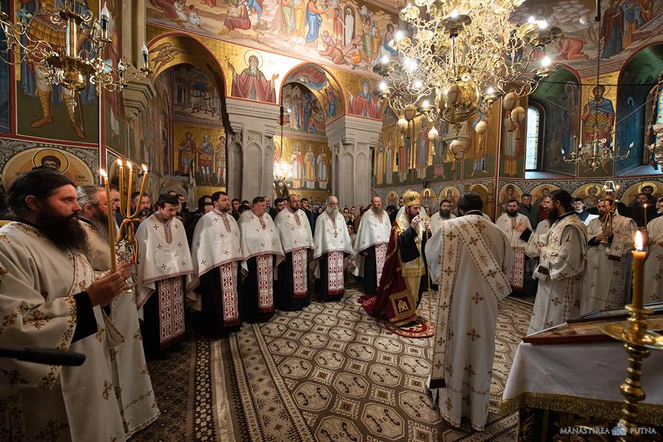Sărbătoarea Sfântului Iacob Putneanu la Mănăstirea Putna: „De la Sfântul Iacob învățăm cele ale Școlii și cele ale Bisericii”