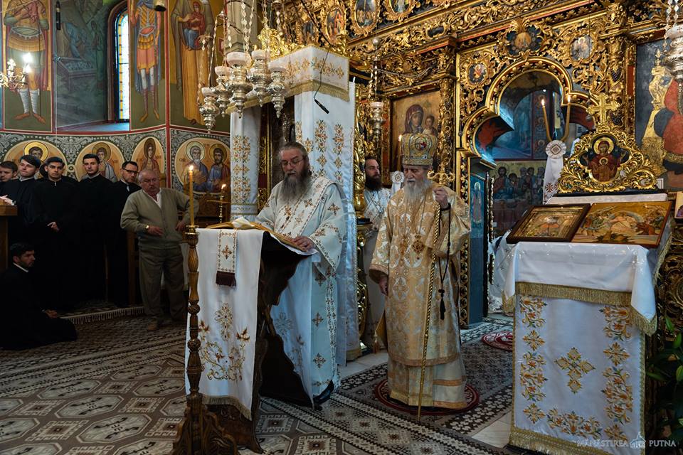 Sărbătoarea Sfântului Iacob Putneanu la Mănăstirea Putna: „De la Sfântul Iacob învățăm cele ale Școlii și cele ale Bisericii”