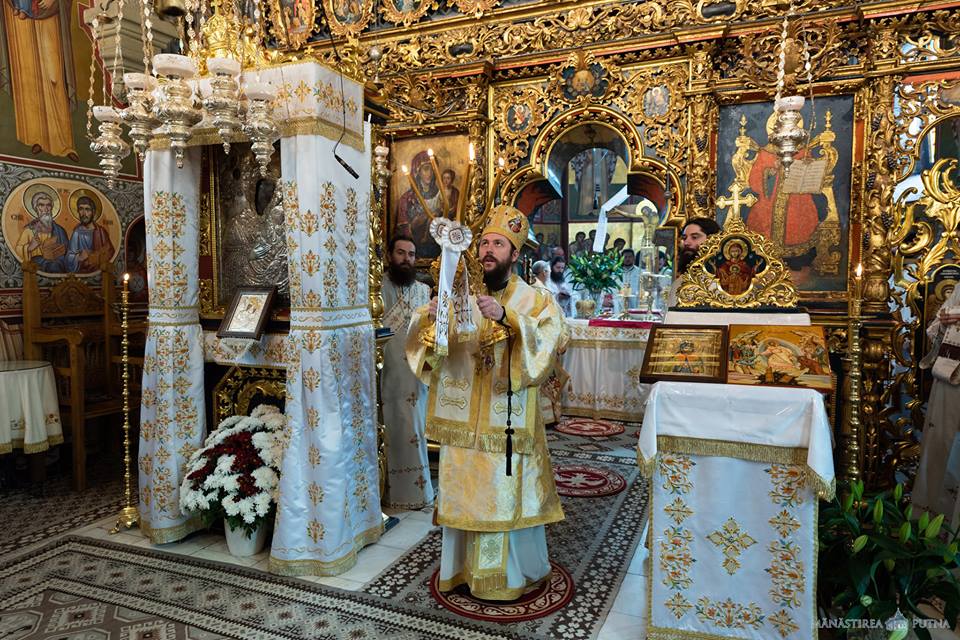 Sărbătoarea Sfântului Iacob Putneanu la Mănăstirea Putna: „De la Sfântul Iacob învățăm cele ale Școlii și cele ale Bisericii”
