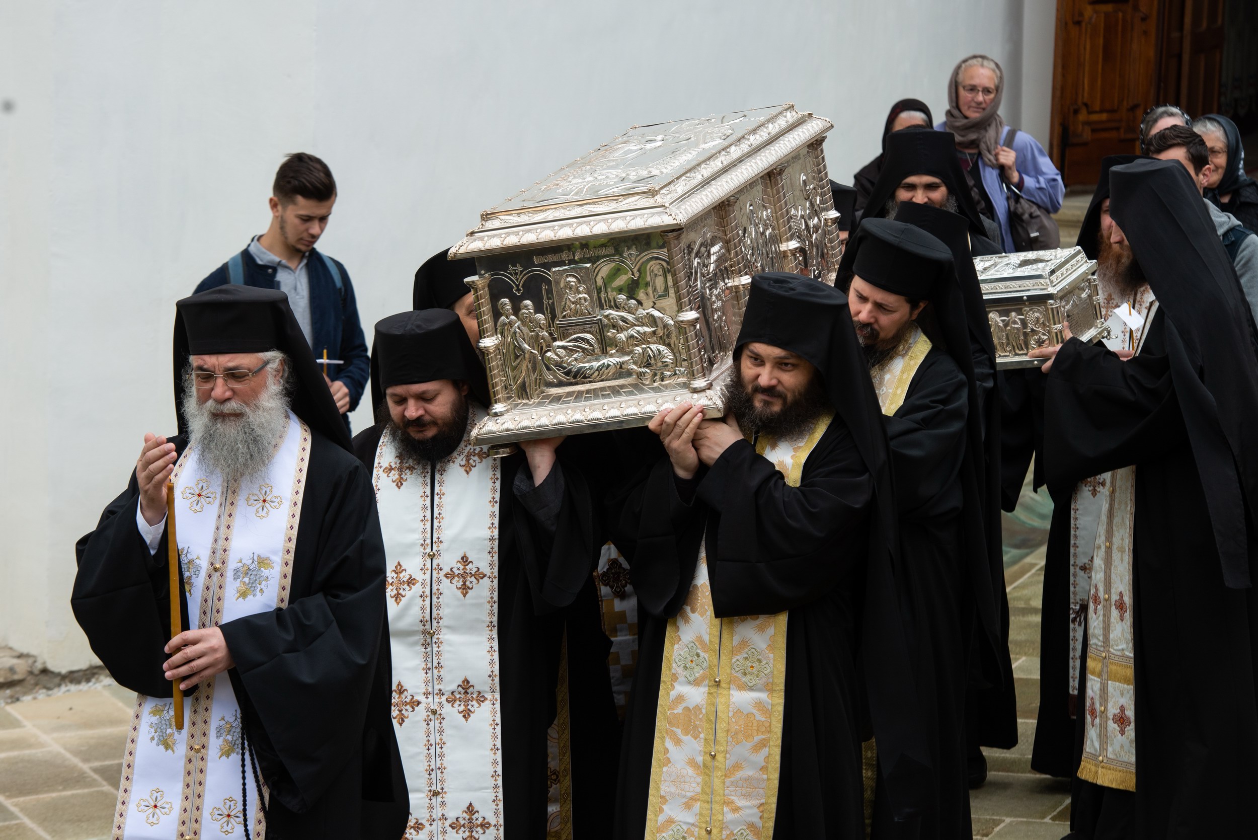 Sărbătoarea Sfântului Iacob Putneanu la Mănăstirea Putna: „De la Sfântul Iacob învățăm cele ale Școlii și cele ale Bisericii”