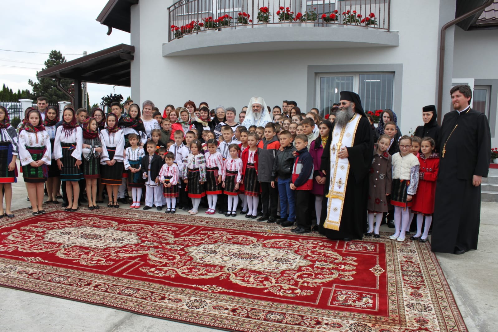 Arhim. Iustin Dragomir – un stareţ demn de urmat şi un ctitor pentru eternitate