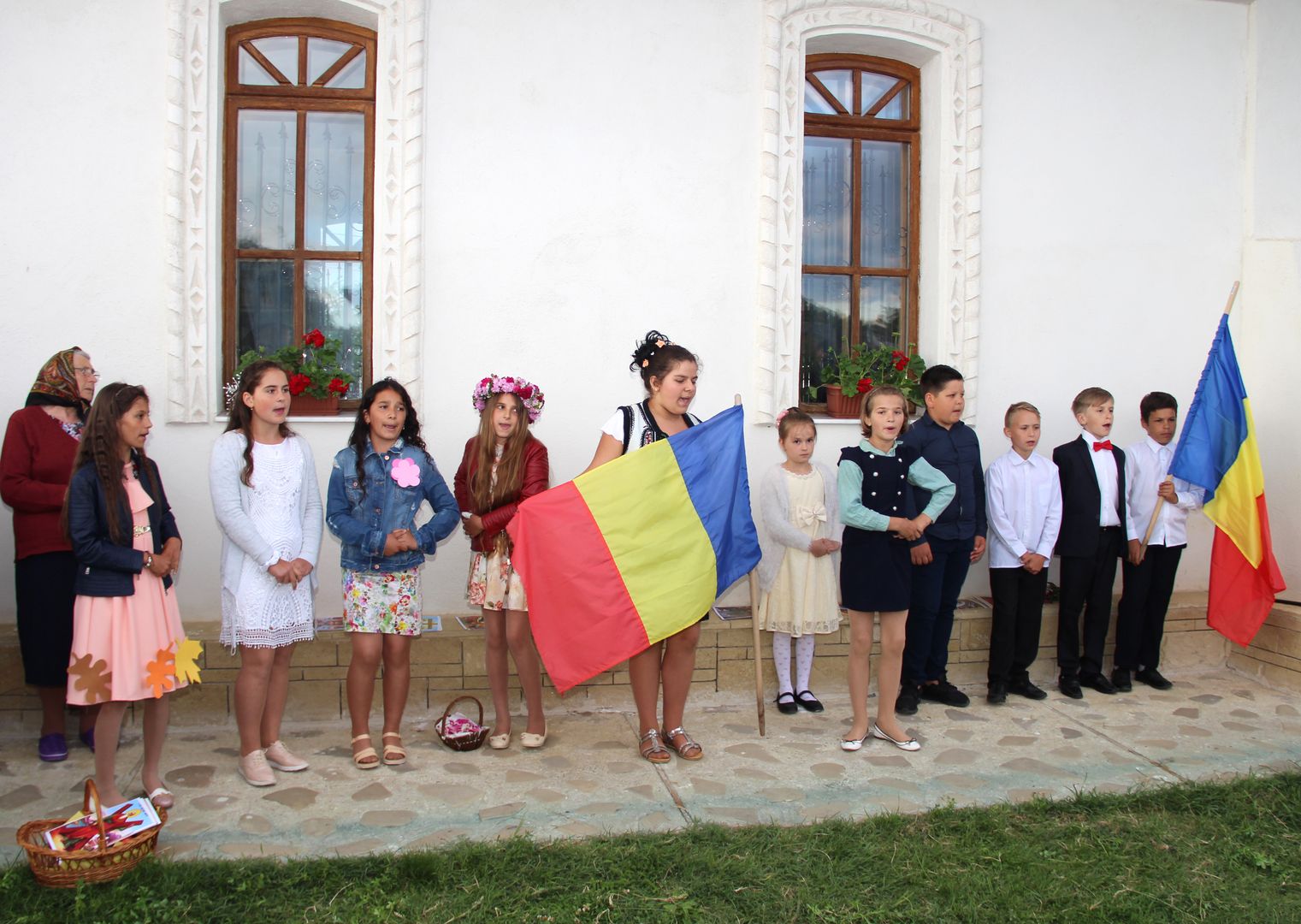 Hram la Parohia „Sfinții Împărați Constantin și Elena” Bogonos Hram la Parohia „Sfinții Împărați Constantin și Elena” Bogonos