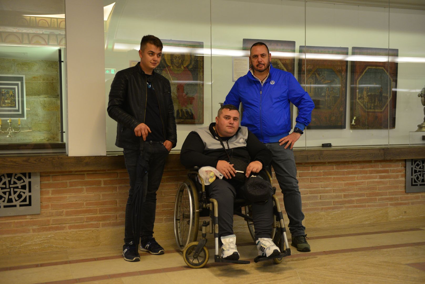 Episcopia Ortodoxă Română a Italiei a donat la Iaşi cărucioare persoanelor cu dizabilităţia