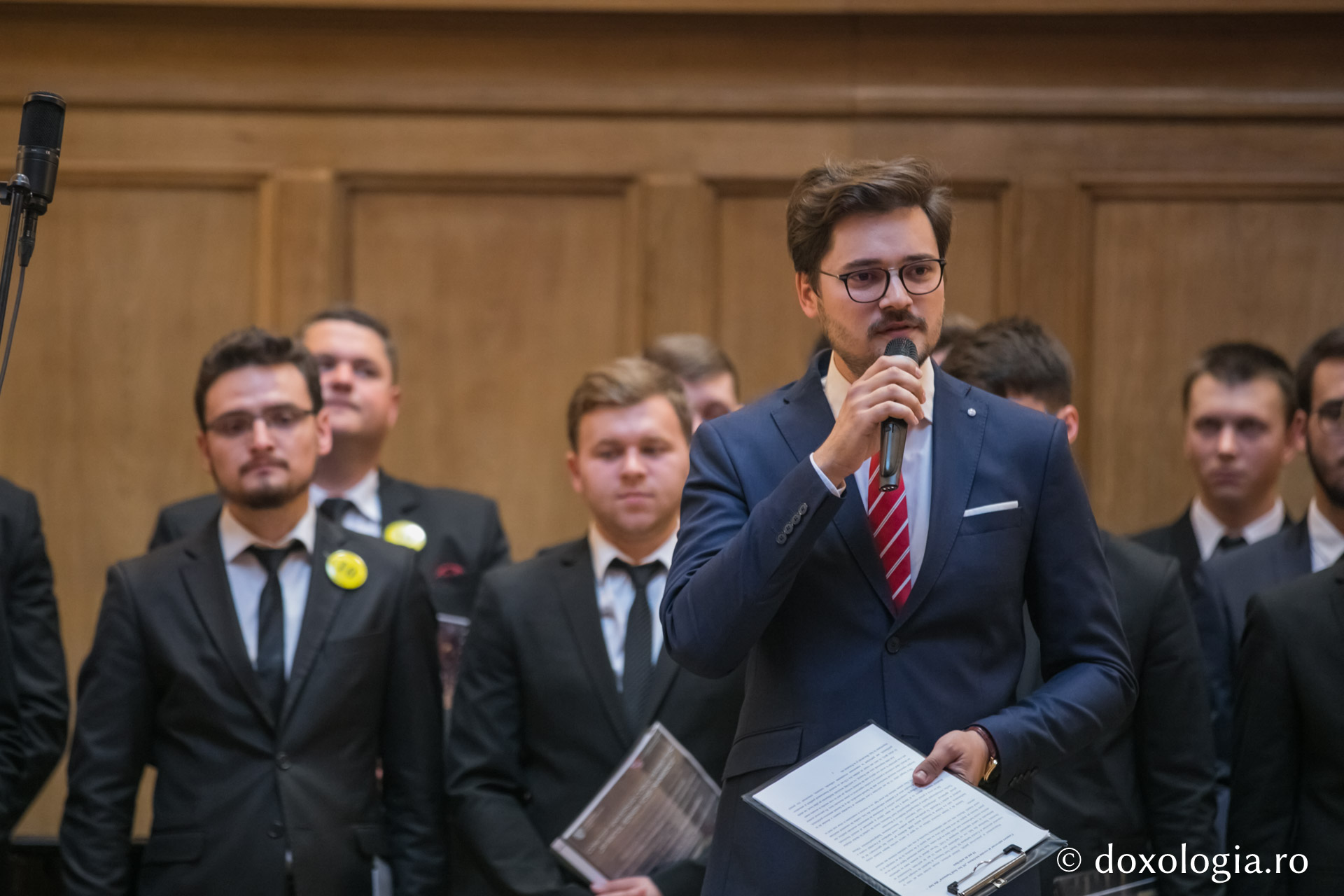 Corul bărbătesc „Sfântul Ierarh Iosif Naniescu” a împlinit 10 ani de activitate