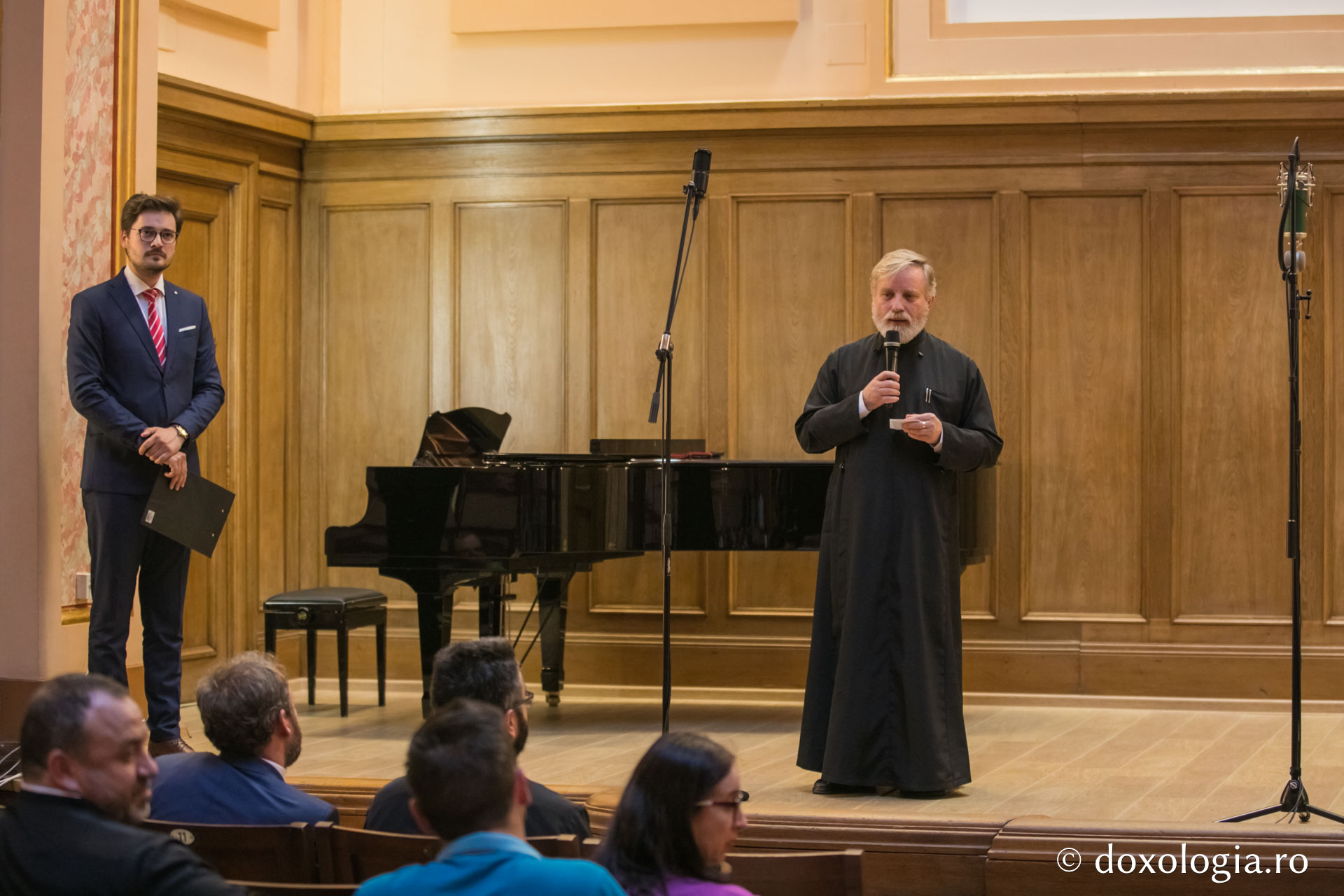 Corul bărbătesc „Sfântul Ierarh Iosif Naniescu” a împlinit 10 ani de activitate