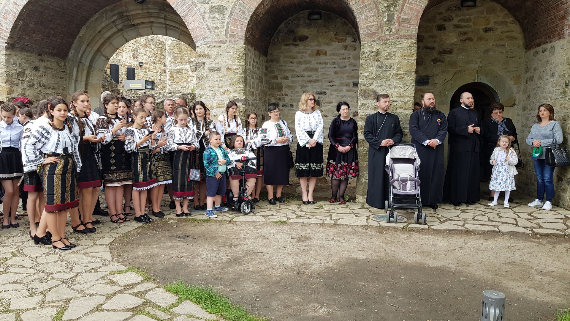 Concertul „Cântec și poezie românească“ la Cetatea din Suceava