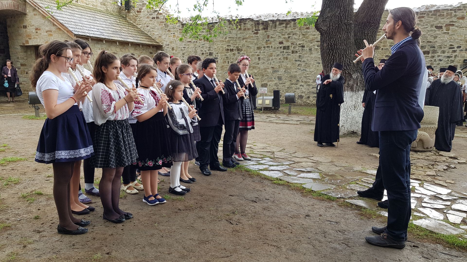 Concertul „Cântec și poezie românească“ la Cetatea din Suceava