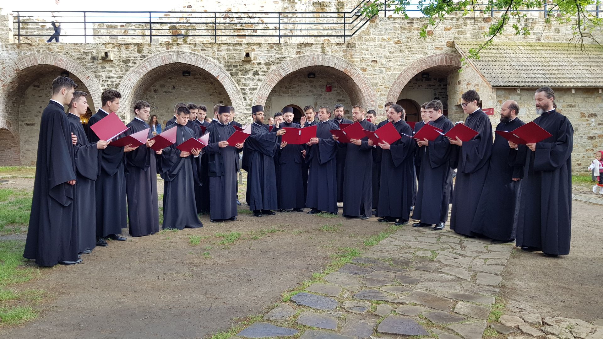 Concertul „Cântec și poezie românească“ la Cetatea din Suceava