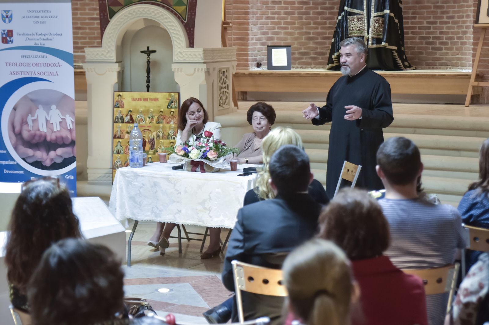 Dezbatere publică pe tema „Familia în societatea contemporană” la Muzeul Mitropolitan