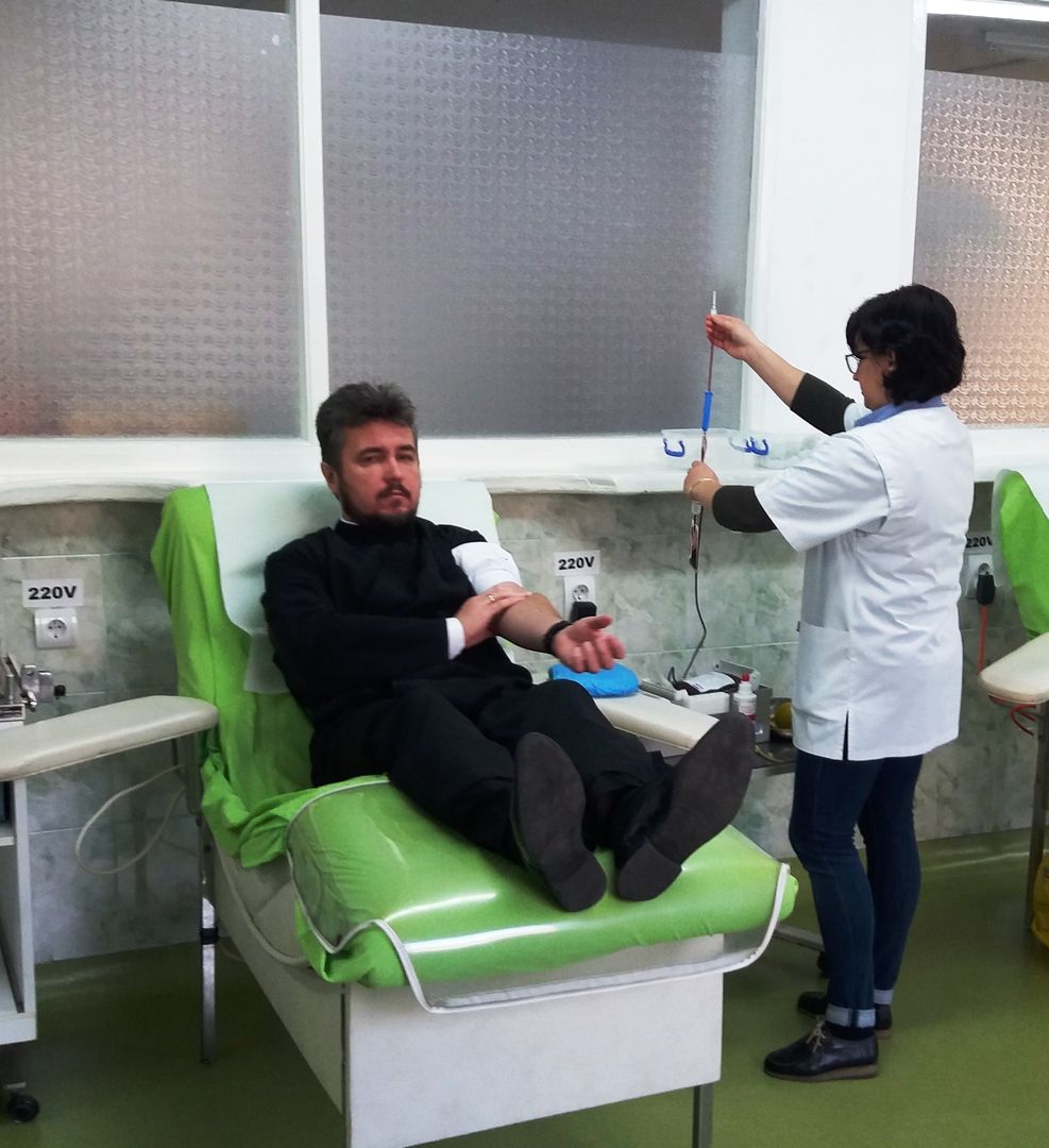 Campanie pentru donare de sânge la Seminarul Teologic Botoşani