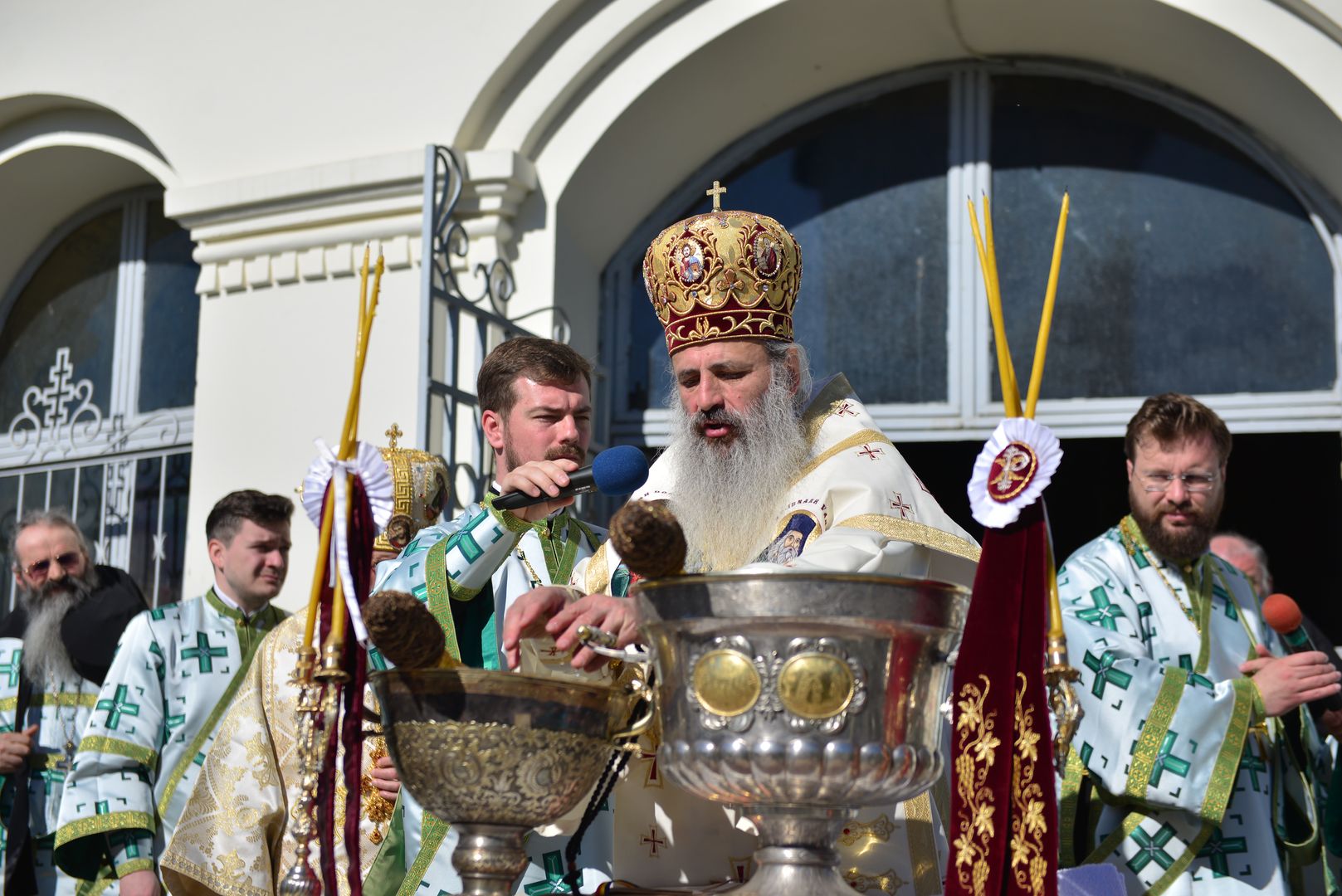 Mii de credincioși la hramul Mănăstirii Neamț – IPS Teofan: „Aceasta este credința pe care o mărturisim, acesta este adevărul pe care îl proclamăm”