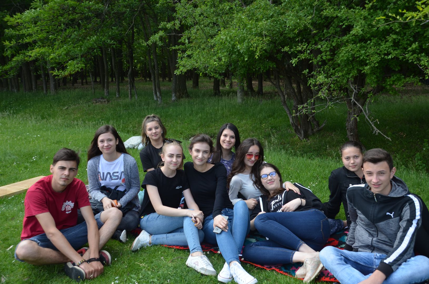 Ieșire câmpenească și bucurie pentru 125 de tineri din Botoșani