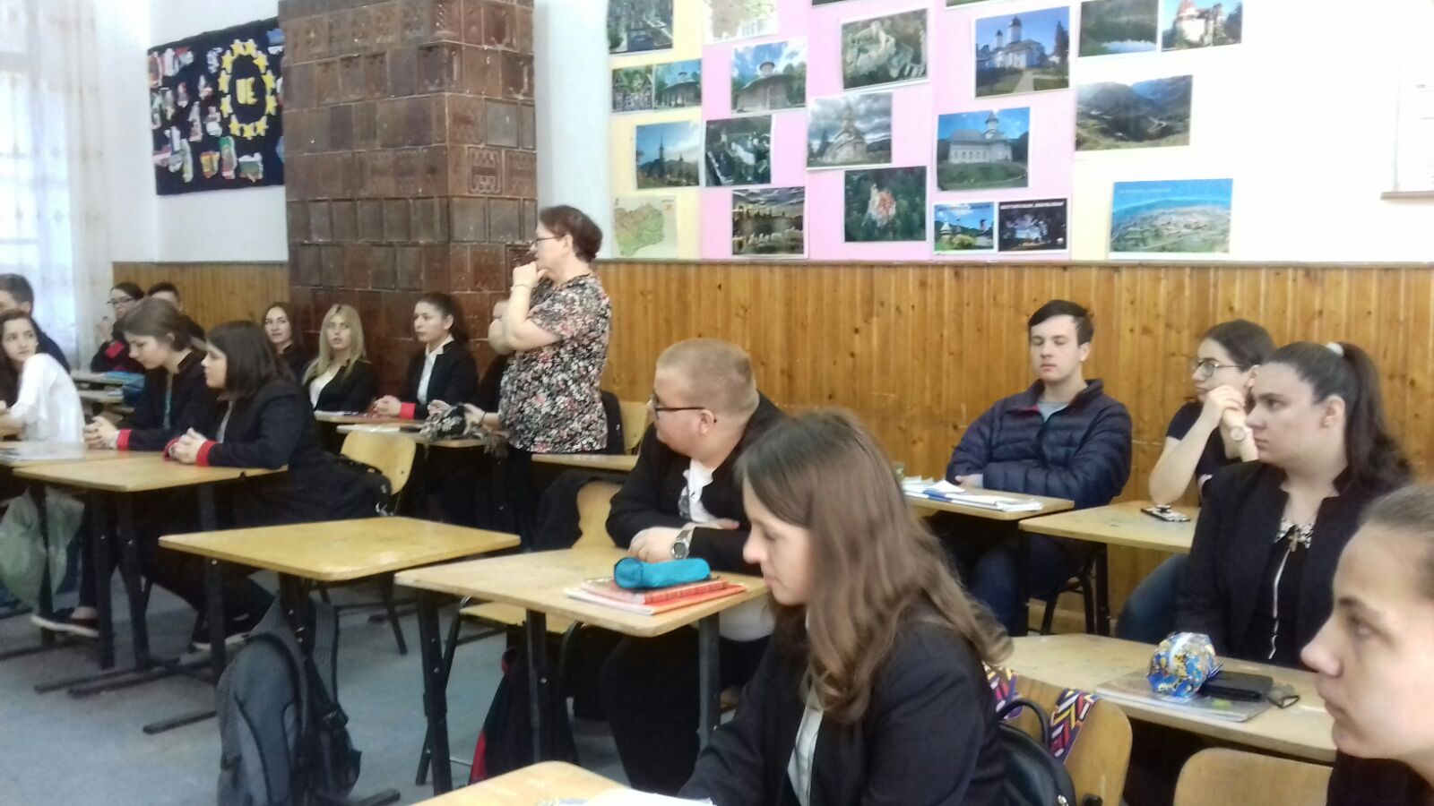 Predarea orei de asistență socială demarata de studenți ai Facultății de Teologie Ortodoxă din Iași