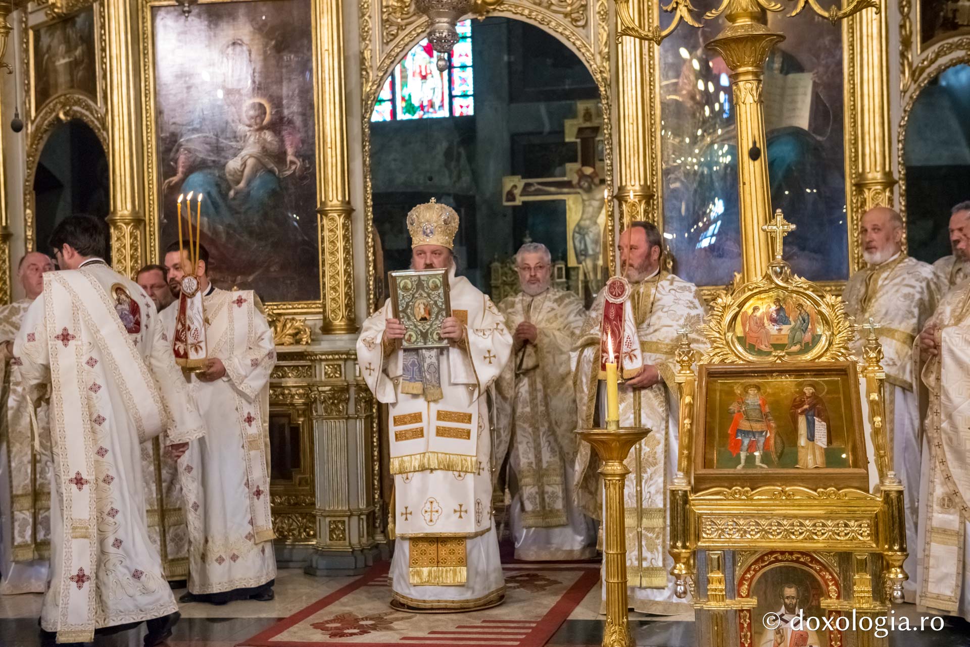 Prima promoție a Facultății de Teologie din Iași a împlinit 25 de ani