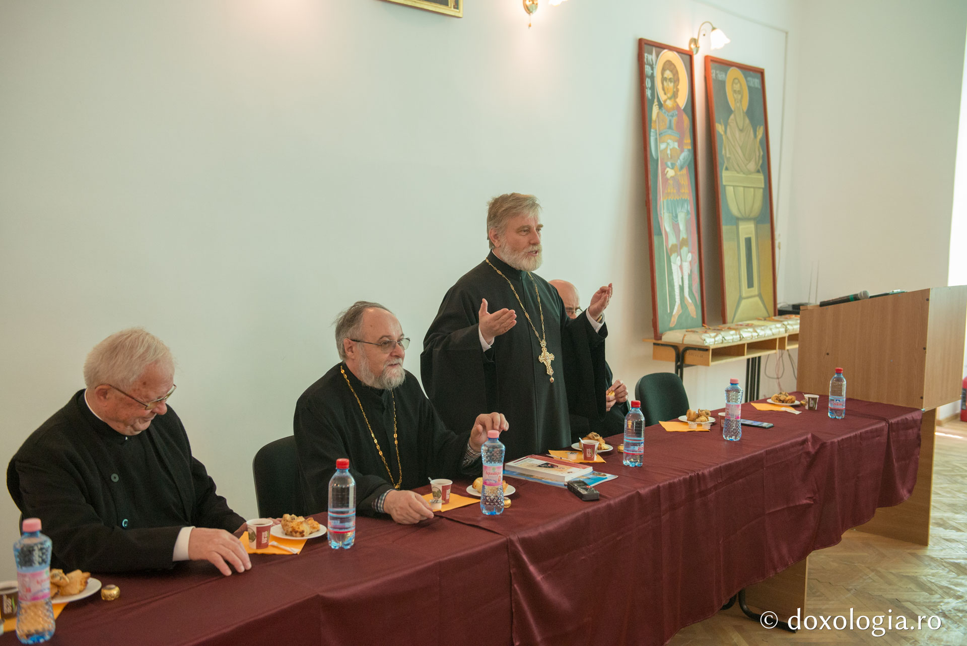 Prima promoție a Facultății de Teologie din Iași a împlinit 25 de ani