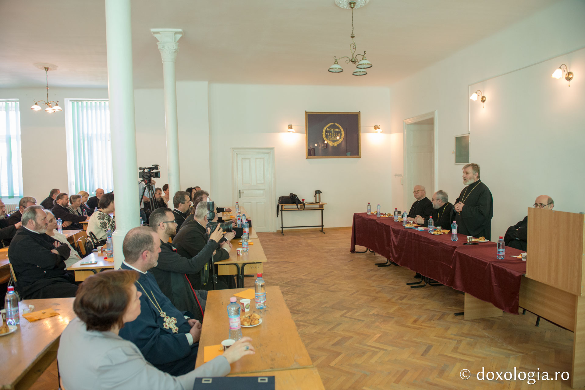 Prima promoție a Facultății de Teologie din Iași a împlinit 25 de ani