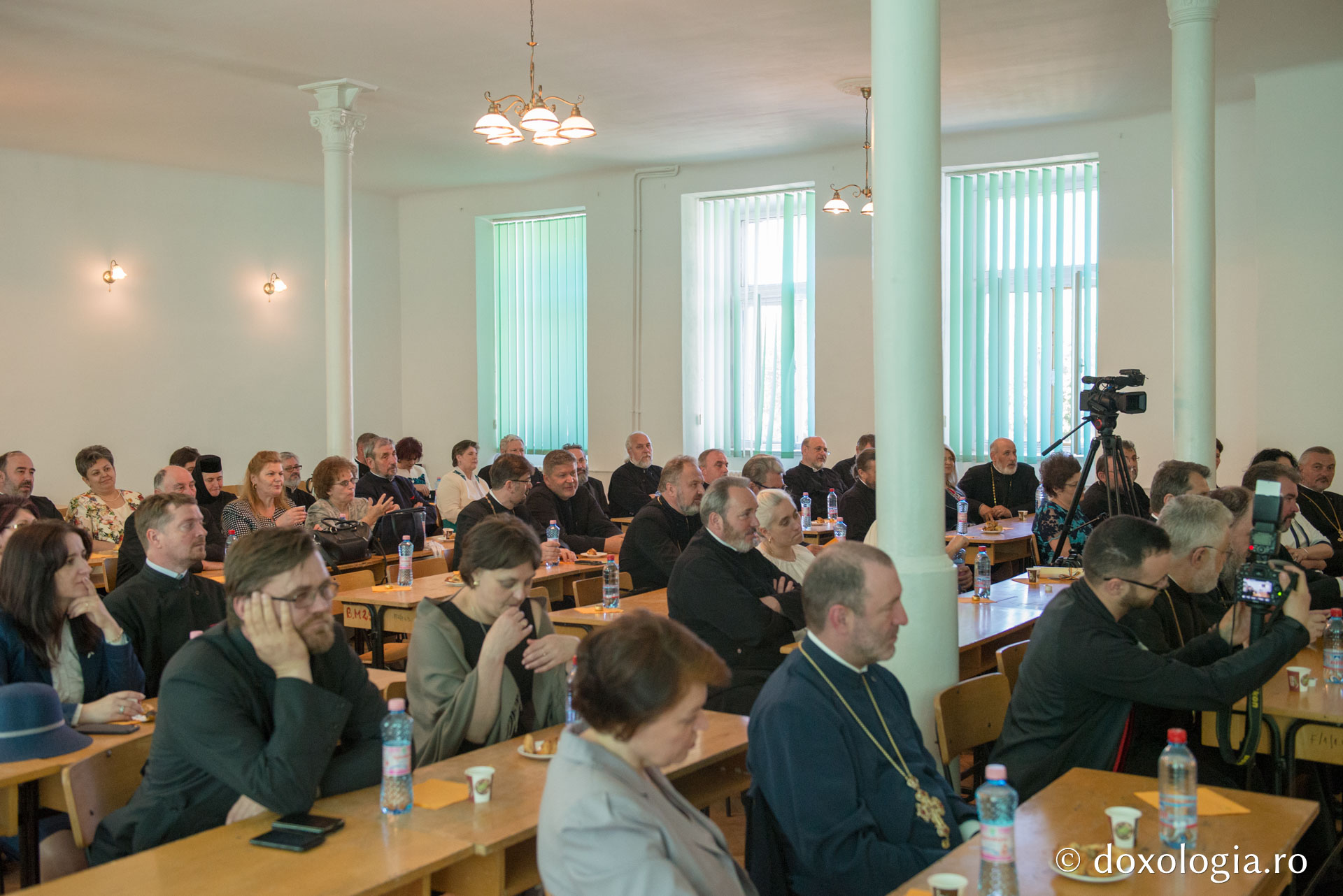 Prima promoție a Facultății de Teologie din Iași a împlinit 25 de ani