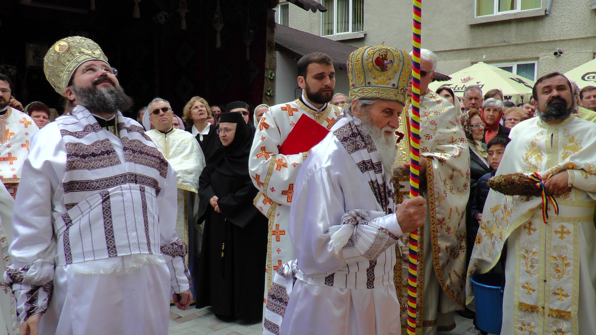 Târnosire de biserică și Sfânta Liturghie arhierească la Centrul de plasament din Gura Humorului