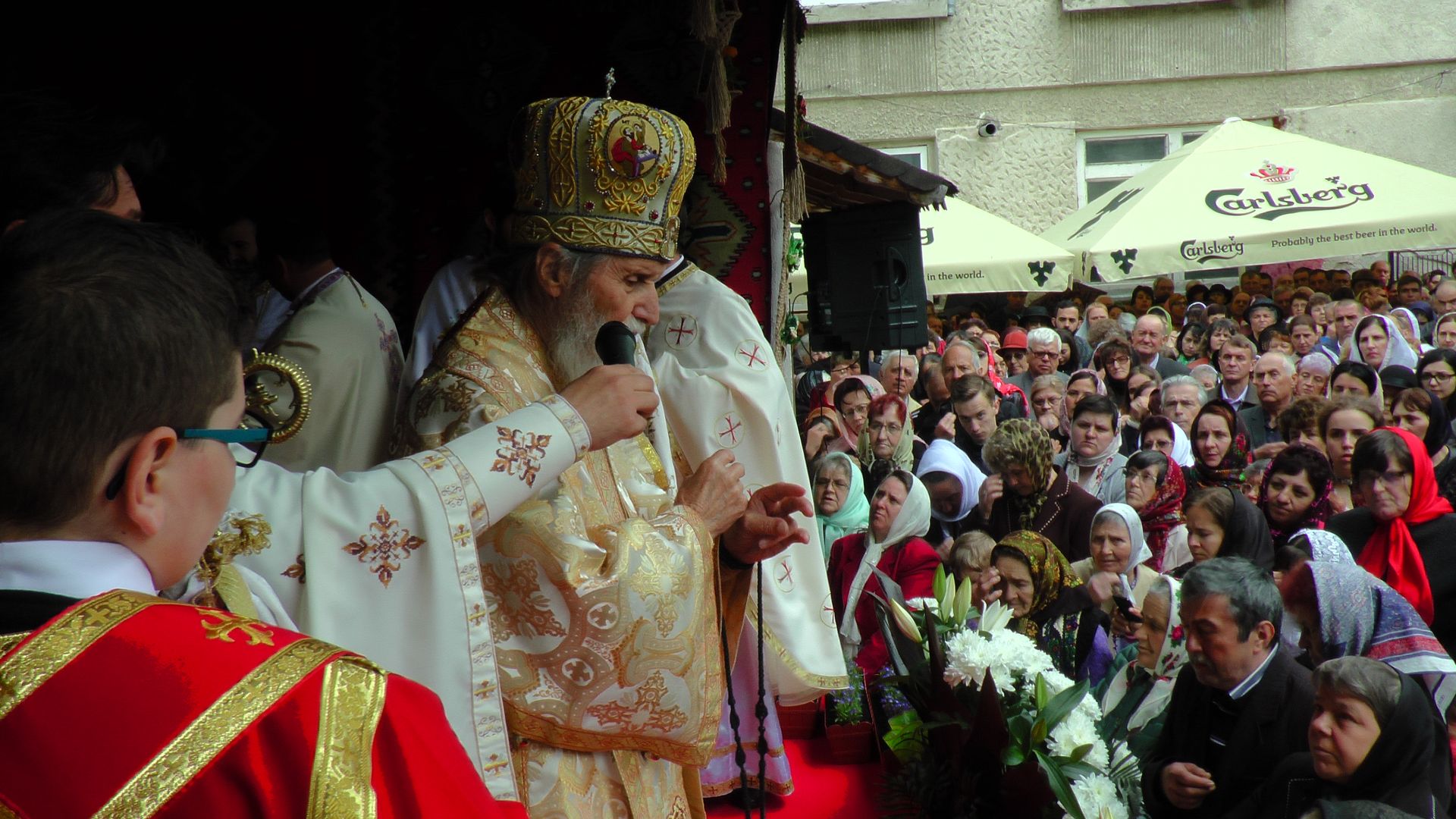 Târnosire de biserică și Sfânta Liturghie arhierească la Centrul de plasament din Gura Humorului