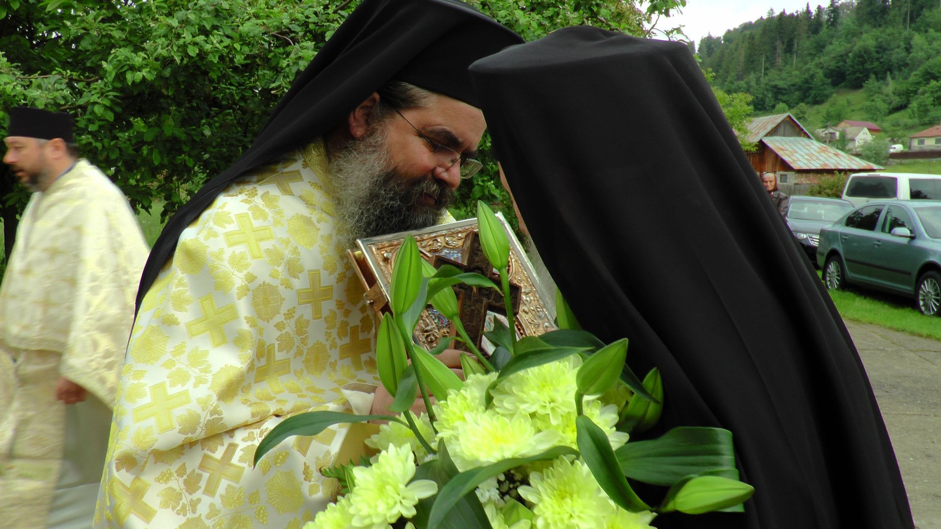 IPS Părinte Arhiepiscop Pimen prezent la hramul Parohiei Slătioara