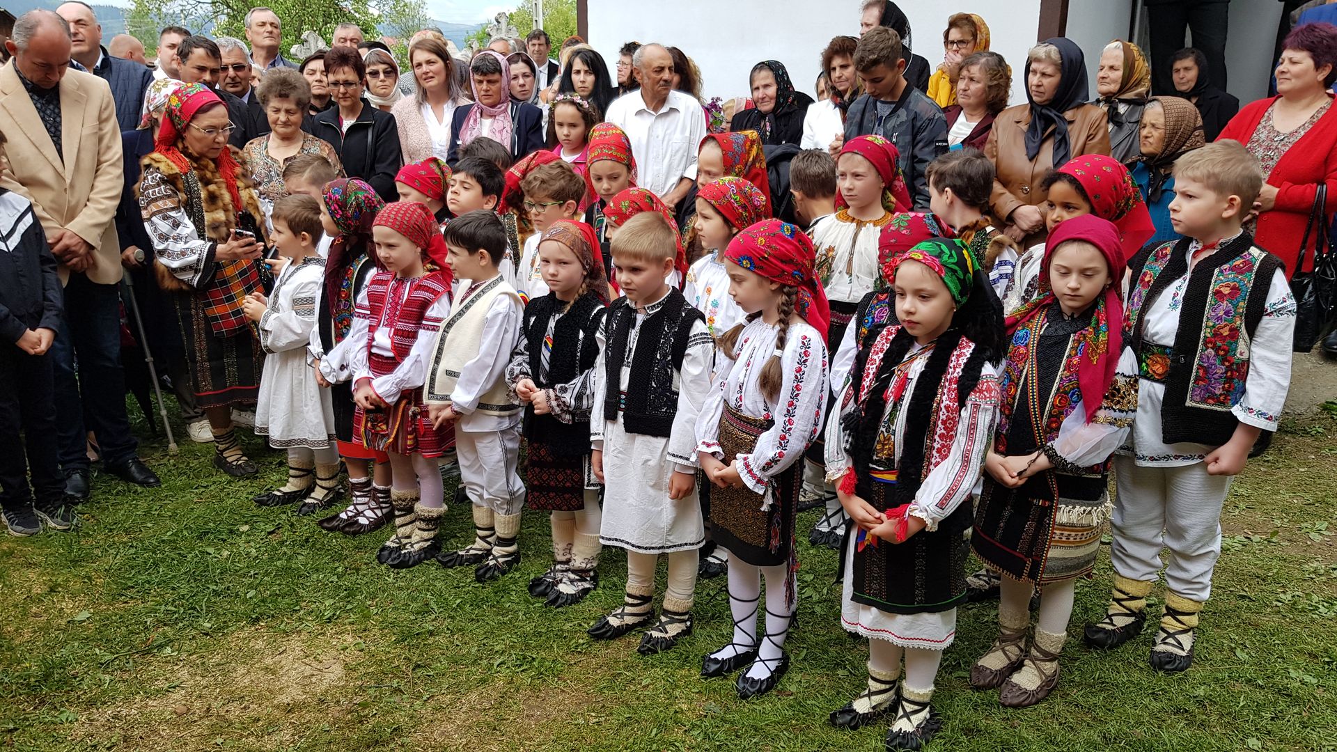 IPS Pimen a sfințit biserica Parohiei „Sfinții Apostoli” din Vatra Dornei