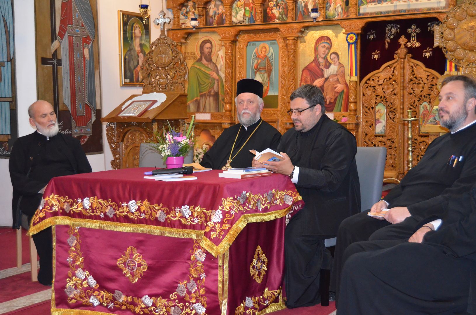 Lansare de carte la Liceul Teologic din Piatra-Neamț