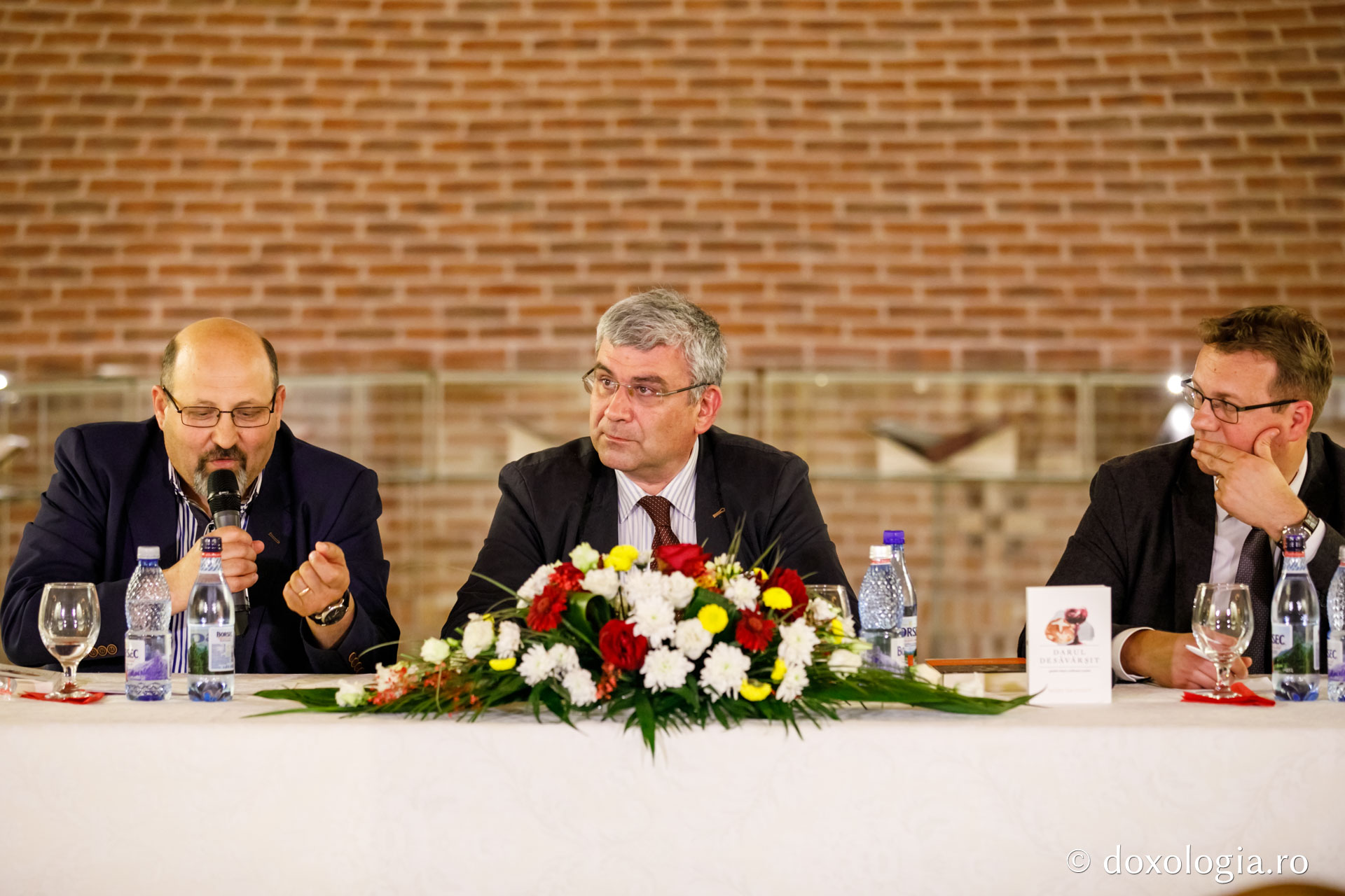 foto: pr. Silviu Cluci Editura Doxologia a lansat volumul „Darul desăvârșit” – Teodor Baconschi