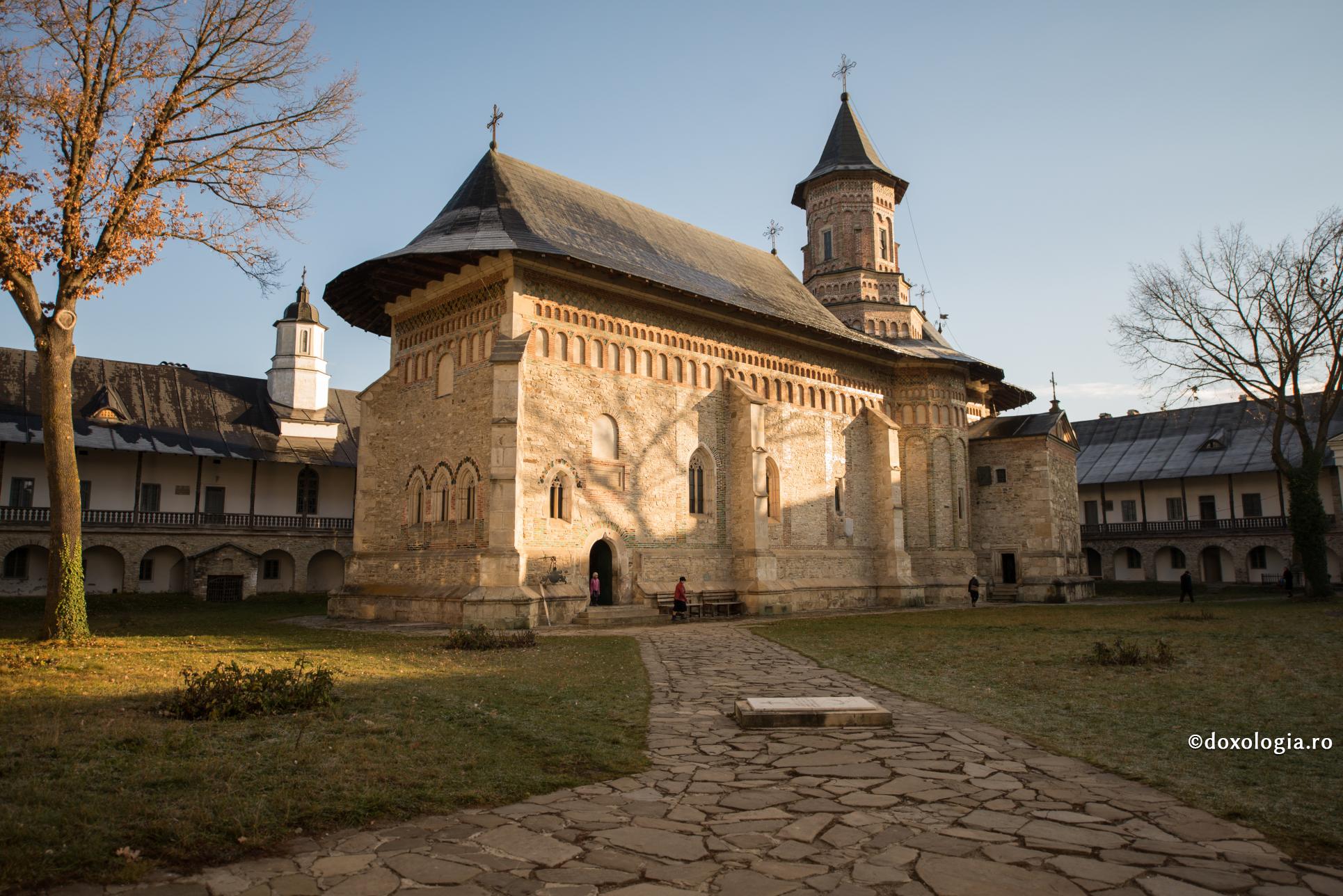 Isihasmul paisian – rugăciune, studiu biblic și patristic