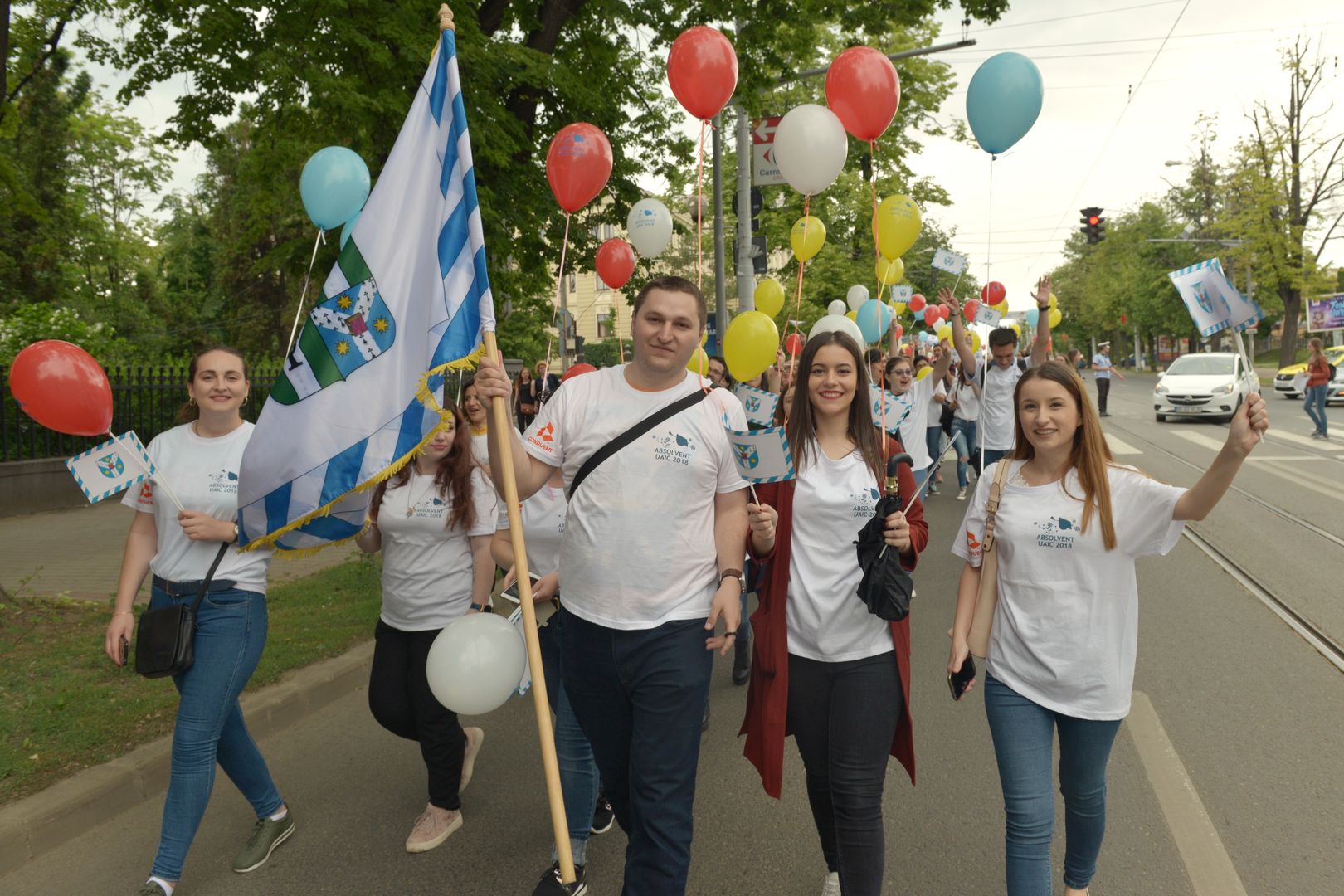 IPS Mitropolit Teofan prezent la Marșul Absolvenților 2018: „Dumnezeu vrea să fiți mulțumiți de tot ceea ce ați învățat”